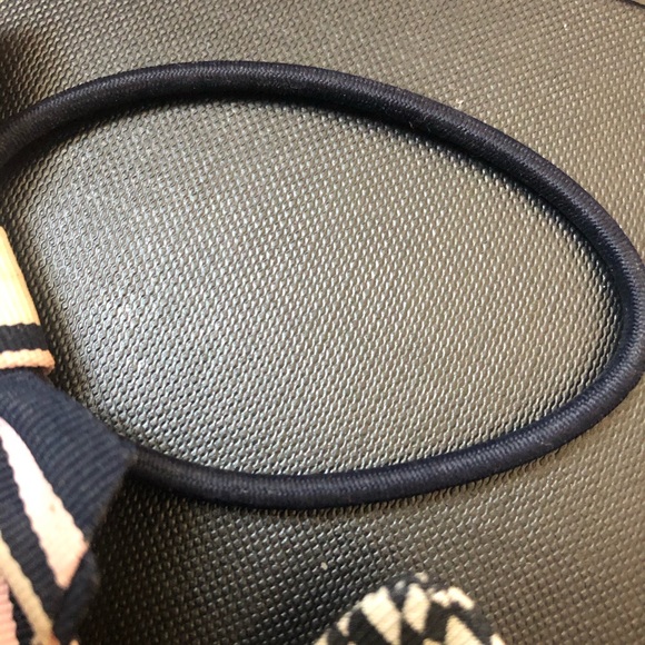 BUNDLE OF HAIR TIES - Picture 3 of 5